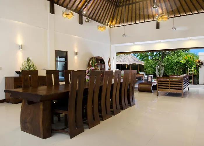 Rumah Besar 5br Private Near Seminyak *