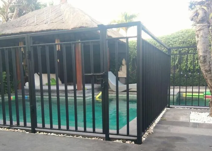 Rumah Besar 5br Private Near Seminyak *